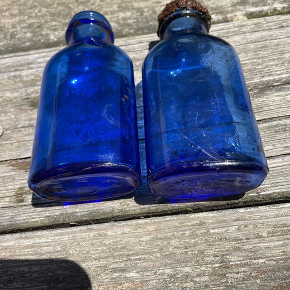Vintage Embossed Cobalt Blue Glass Bottle Phillips Milk Magnesia Set 2 1906 CT - Picture 2 of 6